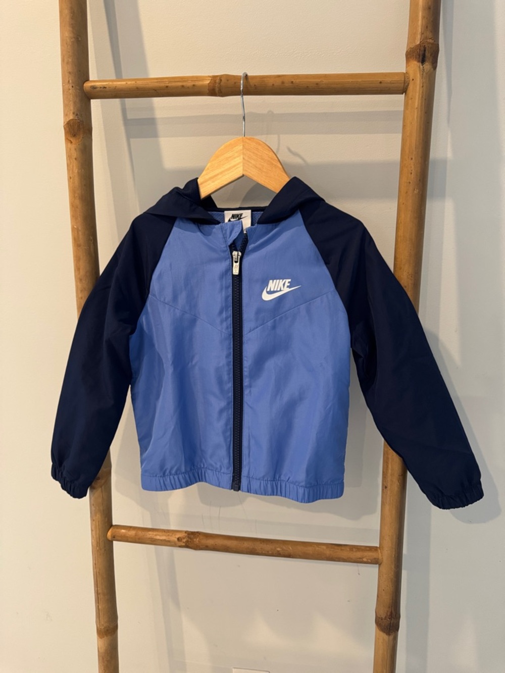 Nike Kids Two-Tone Light Blue and Navy Hooded Windbreaker